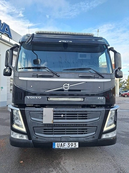 Volvo FM  6x2 2 of 13