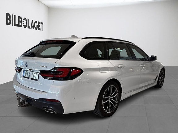 BMW 530e 4 of 5