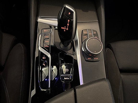 BMW 530e 16 of 21