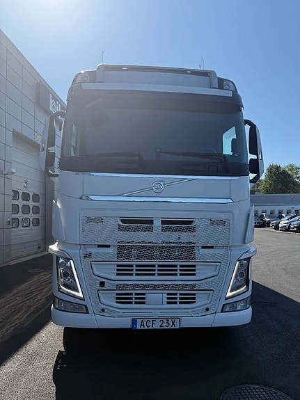 Volvo FH 540 6x2 2 of 15