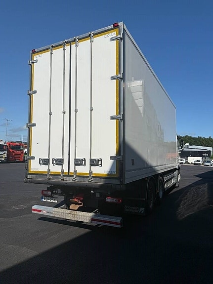 Volvo FH 540 6x2 4 of 15