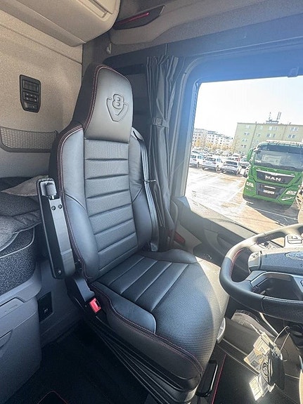 Scania S 660 8x4*4 Kranväxlare HIAB 302 13 of 15