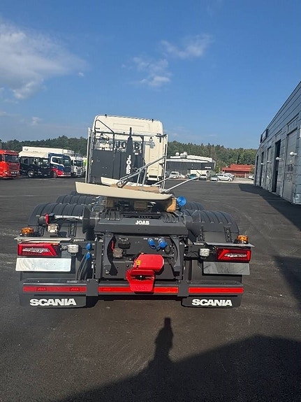 Scania R 590 8x4*4 Joab med frontplog & sidoplogsfäste 8 of 9