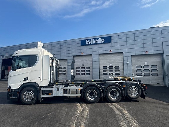Scania R 590 8x4*4 Joab med frontplog & sidoplogsfäste 7 of 9