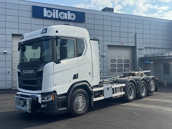 Scania R 590 8x4*4 Joab med frontplog & sidoplogsfäste