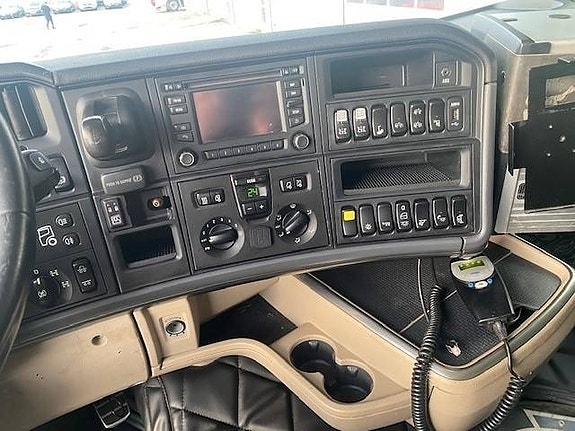 Scania R580lb8x4*4hna 2 of 9