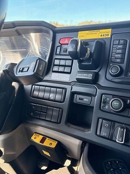 Scania R 410 B6x2*4NB LNG 17 of 19