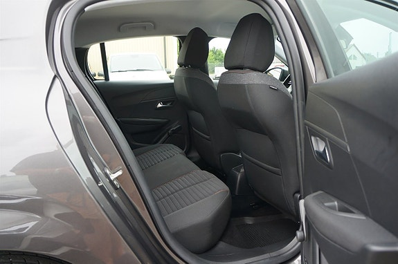 Peugeot 208 5 of 5