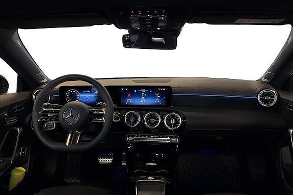 Mercedes-Benz CLA250 e 11 of 26