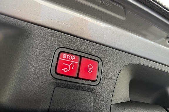 Mercedes-Benz CLA250 e 26 of 26