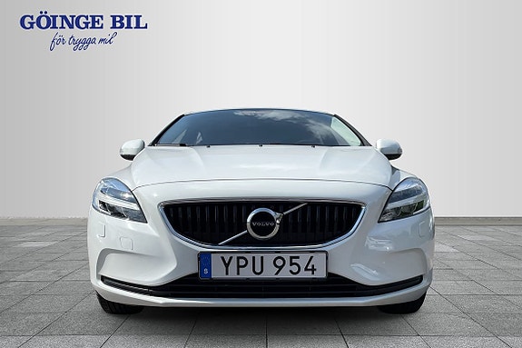 Volvo V40 3 of 5