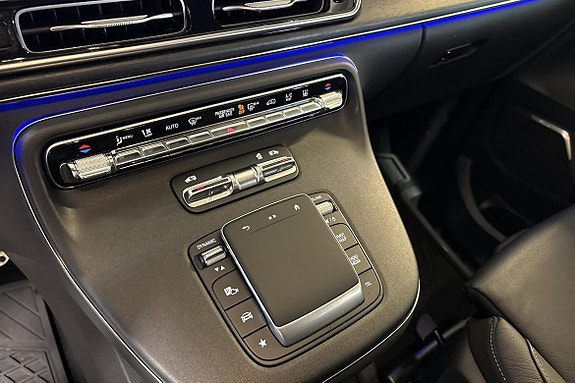 Mercedes-Benz V300 d 13 of 23
