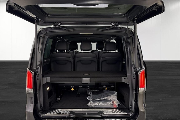 Mercedes-Benz V300 d 18 of 23