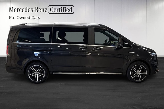 Mercedes-Benz V300 d 20 of 23