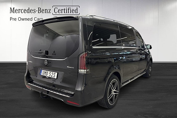 Mercedes-Benz V300 d 3 of 5
