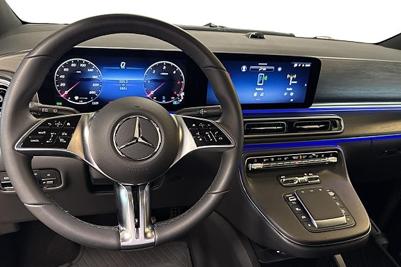 Mercedes-Benz V300 d 9 of 23