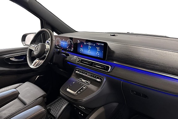 Mercedes-Benz V300 d 10 of 23