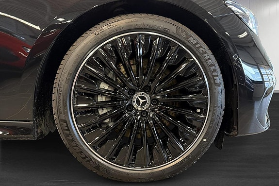 Mercedes-Benz E300 de 8 of 28