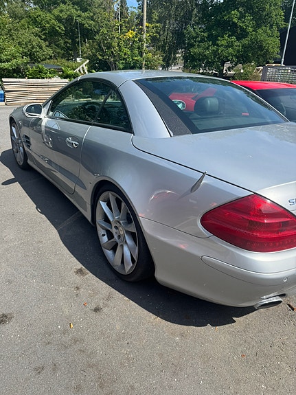 Mercedes-Benz SL500 2 of 4