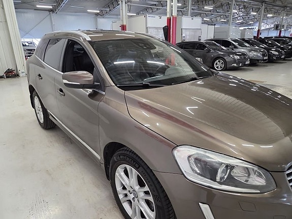 Volvo XC60 3 of 5