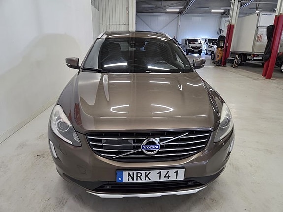 Volvo XC60 2 of 5