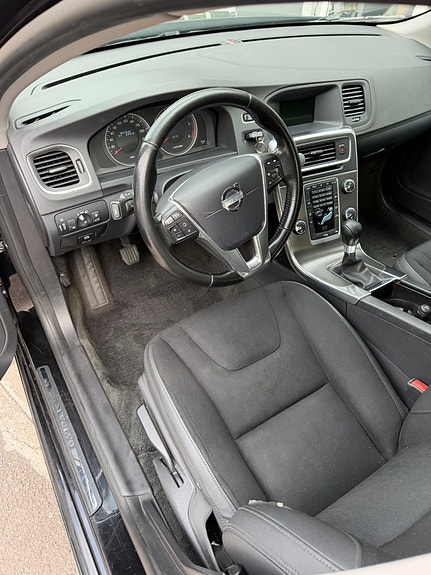 Volvo S60 5 of 5