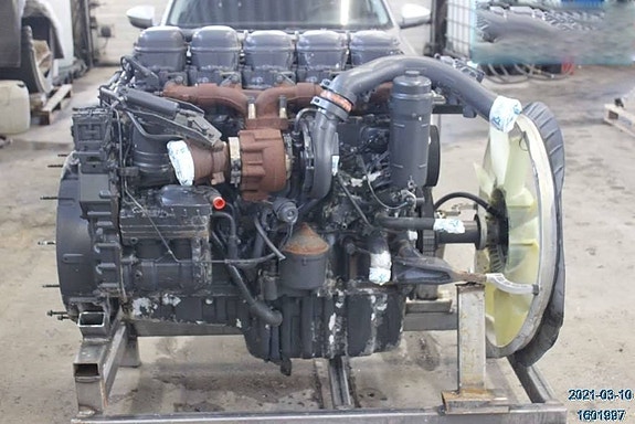 Scania P 320 B 2 of 4