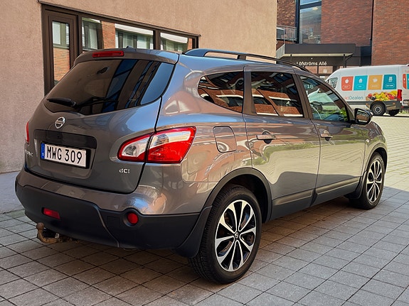 Nissan Qashqai+2 2 of 5