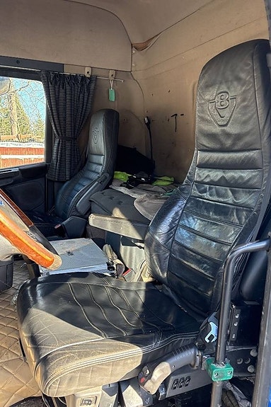 Scania R 560 LB6*2 9 of 12