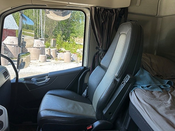 Volvo FMX 540 18 of 24