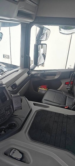 Scania P370B4X2NB 5 of 14