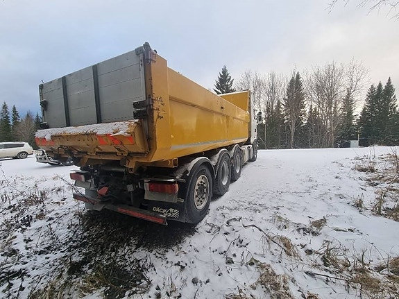 Scania R 560 LB 8X4 7 of 24