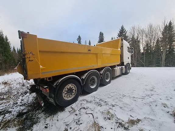 Scania R 560 LB 8X4 8 of 24