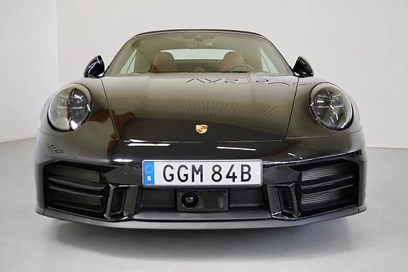 Porsche 911 Carrera 7 of 26