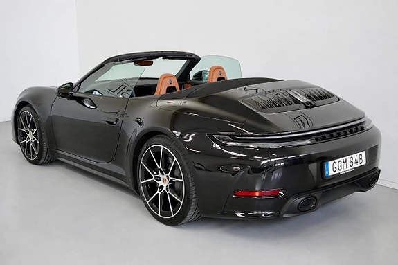 Porsche 911 Carrera 9 of 26