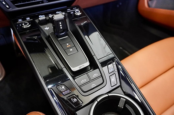 Porsche 911 Carrera 18 of 26