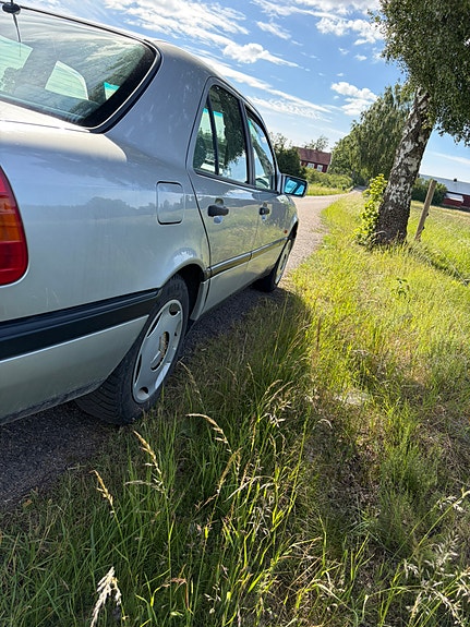 Mercedes-Benz C180 5 of 5