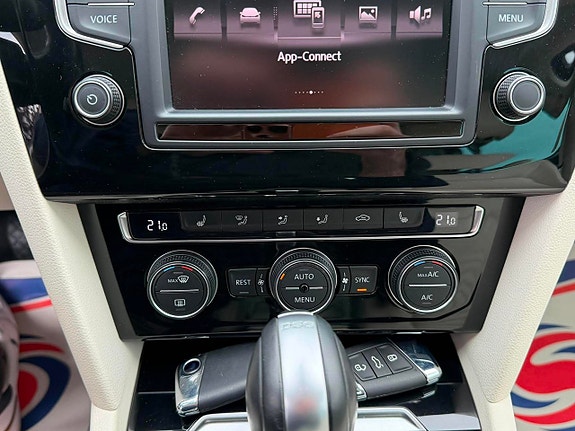Volkswagen Passat 17 of 26