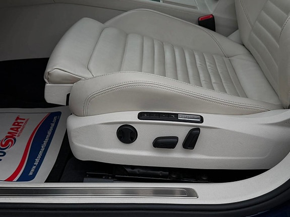 Volkswagen Passat 15 of 26