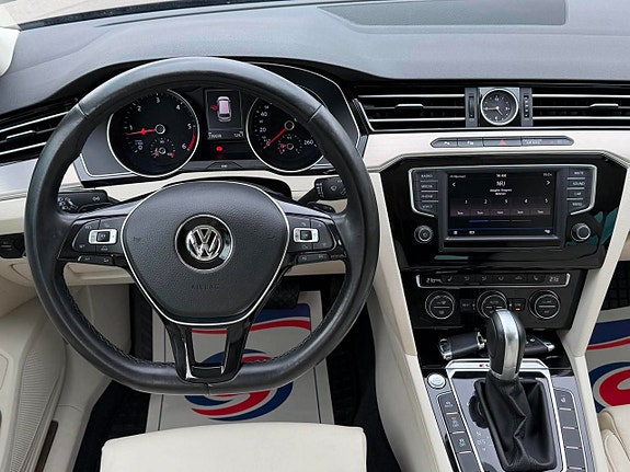 Volkswagen Passat 8 of 26