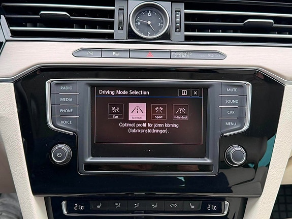 Volkswagen Passat 24 of 26