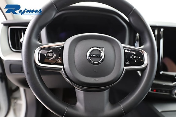 Volvo XC60 13 of 24
