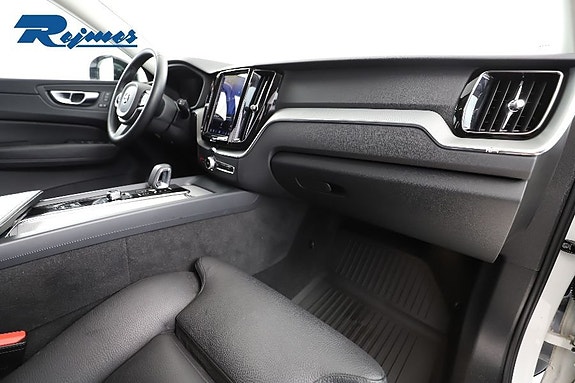 Volvo XC60 5 of 24
