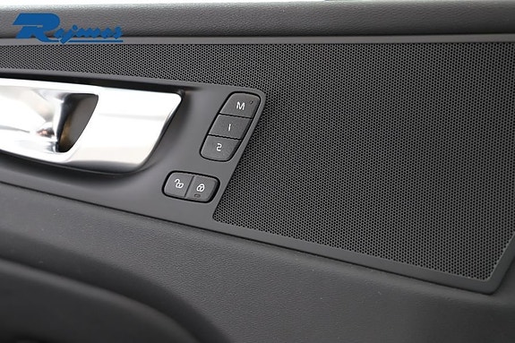 Volvo XC60 11 of 24
