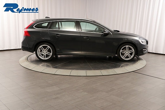 Volvo V60 3 of 5