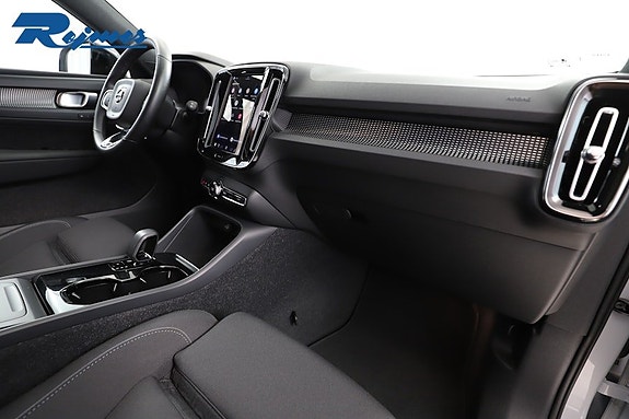 Volvo XC40 5 of 5