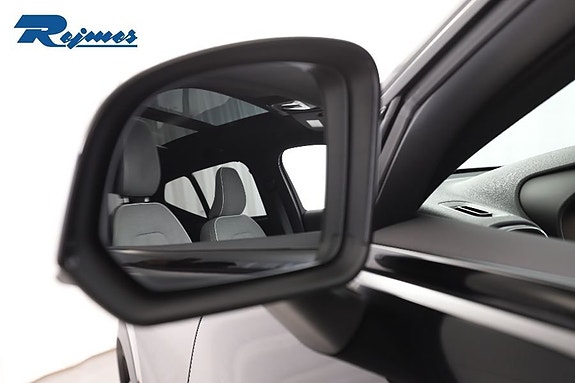 Volvo XC40 11 of 30