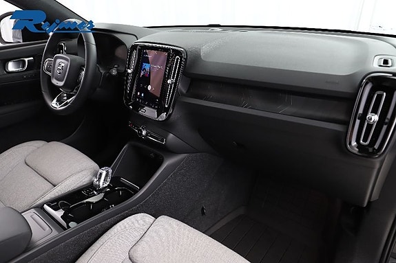 Volvo XC40 27 of 30