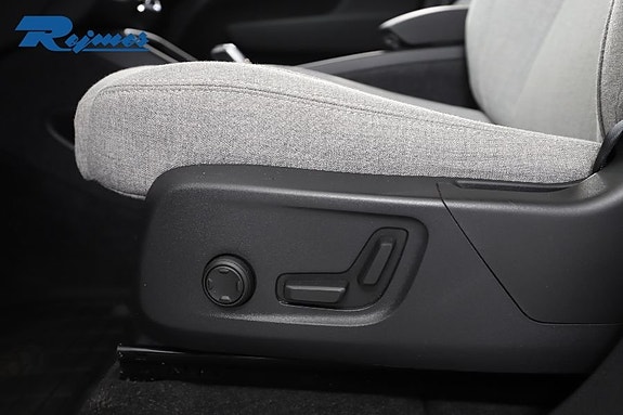 Volvo XC40 5 of 30