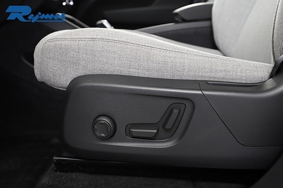 Volvo XC40 5 of 5